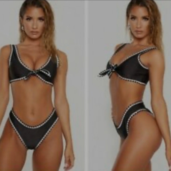 PRETTYITTLETHING Bikini Set Top 4 Bottom 6 - Picture 1 of 3